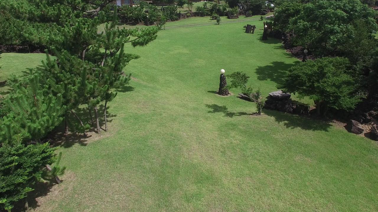 Jeju Bille Log Pension Сеогвипо Екстериор снимка