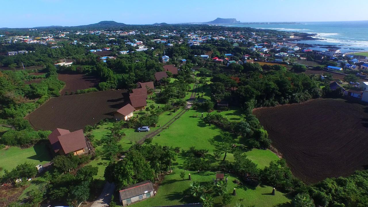 Jeju Bille Log Pension Сеогвипо Екстериор снимка
