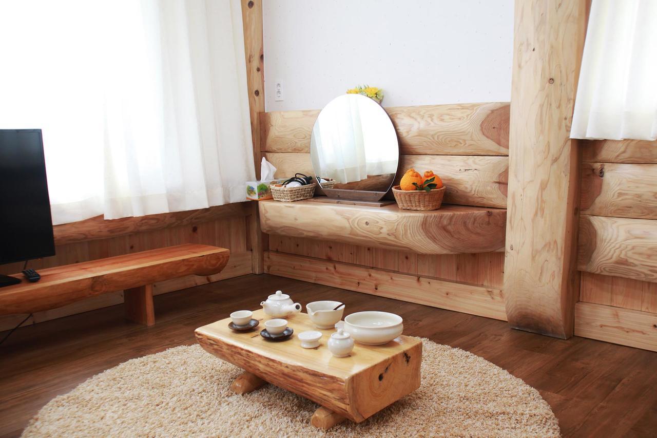 Jeju Bille Log Pension Сеогвипо Екстериор снимка