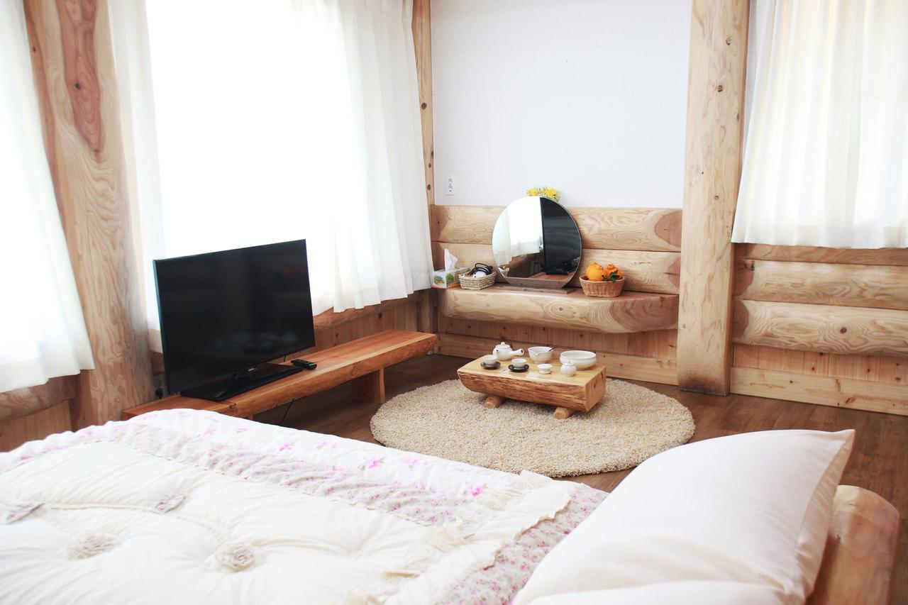 Jeju Bille Log Pension Сеогвипо Екстериор снимка